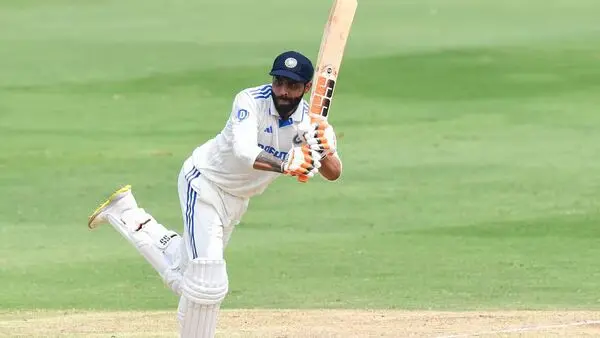 India vs England: India achieved a strong position with significant contributions from Ravindra Jadeja (81 not out) and KL Rahul (86), leading to a score of 421/7.