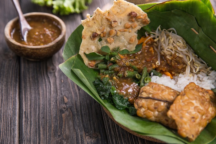 pecel-madiun-kuliner-khas-jawa-timur-yang-melegenda