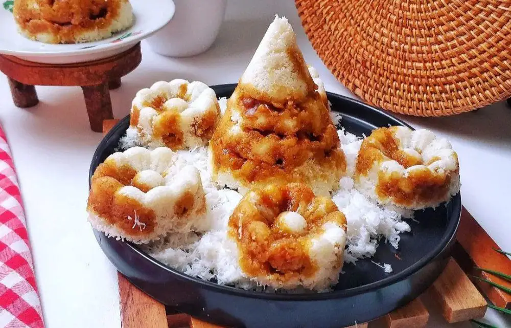 You are currently viewing Kue Dongkal: Cita Rasa Tradisional yang Tak Lekang oleh Waktu