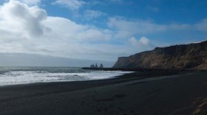 Read more about the article Eksotisme Misterius: Menyingkap Rahasia Keindahan Pantai Pasir Hitam