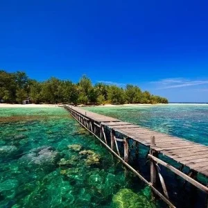 Kepulauan Karimunjawa : Surga Tropis Tersembunyi di Utara Jawa
