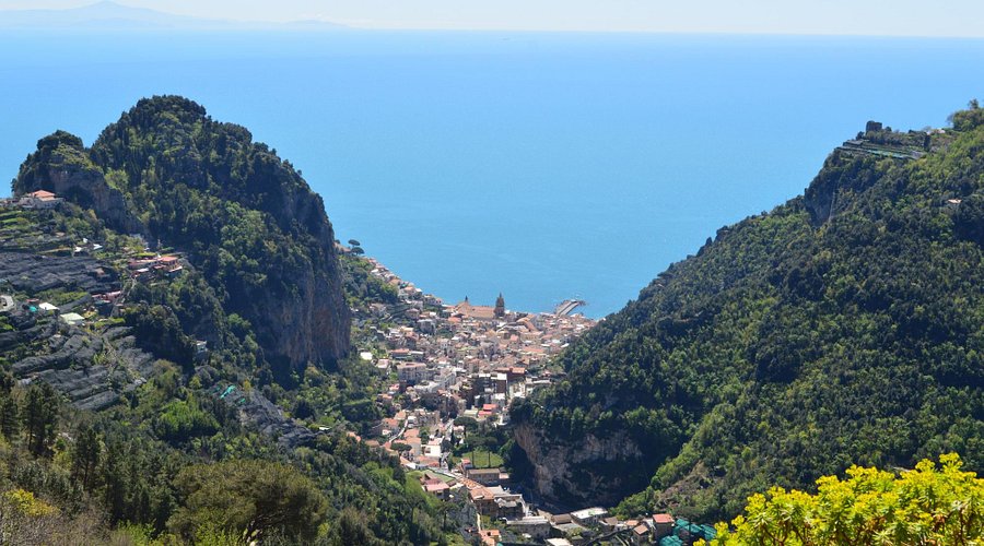 You are currently viewing Valle delle Ferriere: Surga Tersembunyi Amalfi Coast yang Memikat Hati