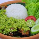 Resep Ayam Penyet Sambal Hijau Gurih Pedas Segar