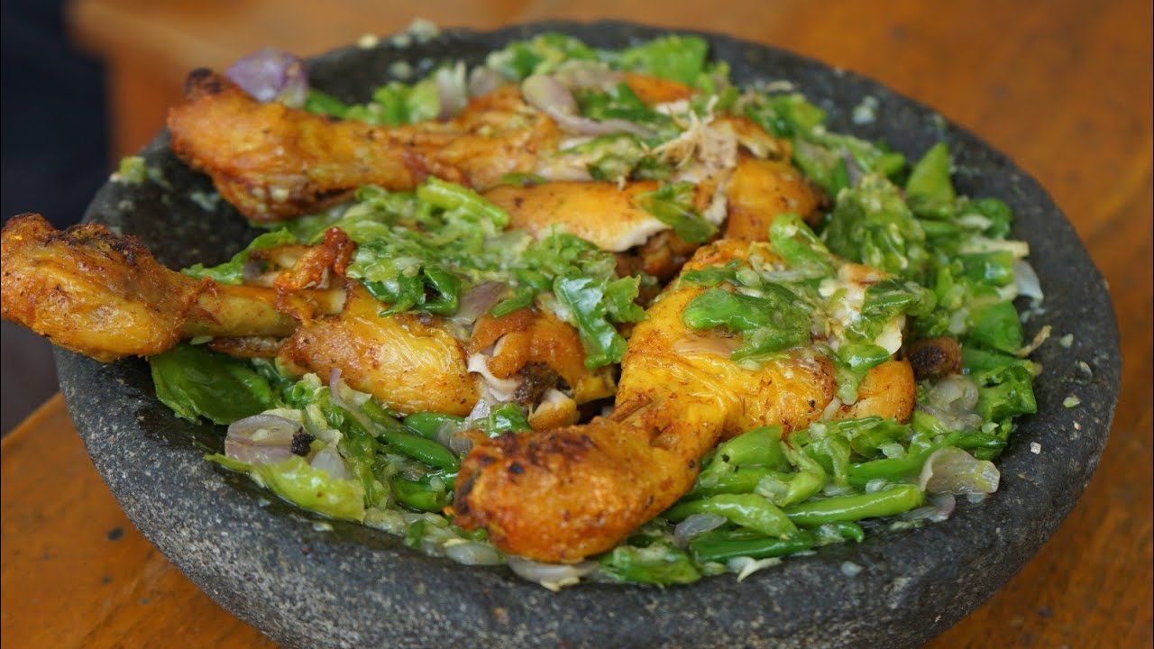 Mengenal Karakter Ayam Penyet Sambal Hijau