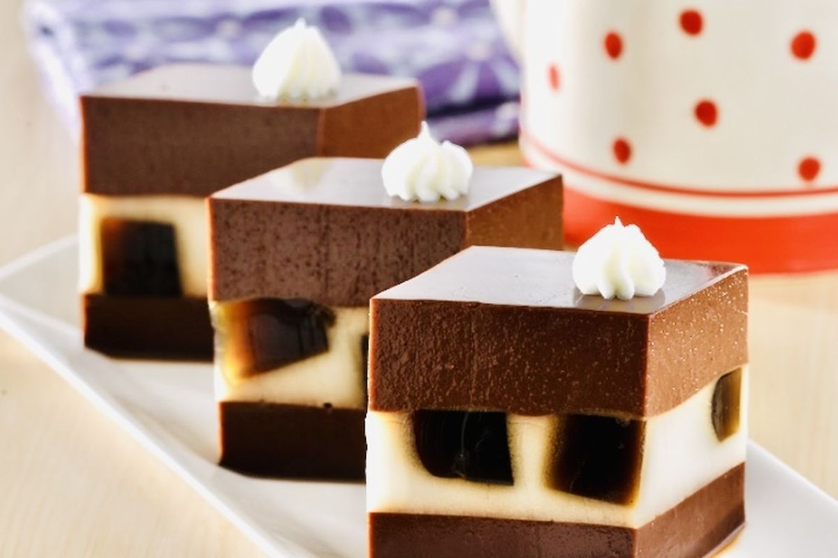 You are currently viewing Puding Santan Cincau: Kesegaran Tradisional yang Selalu Menggoda di Setiap Suapan