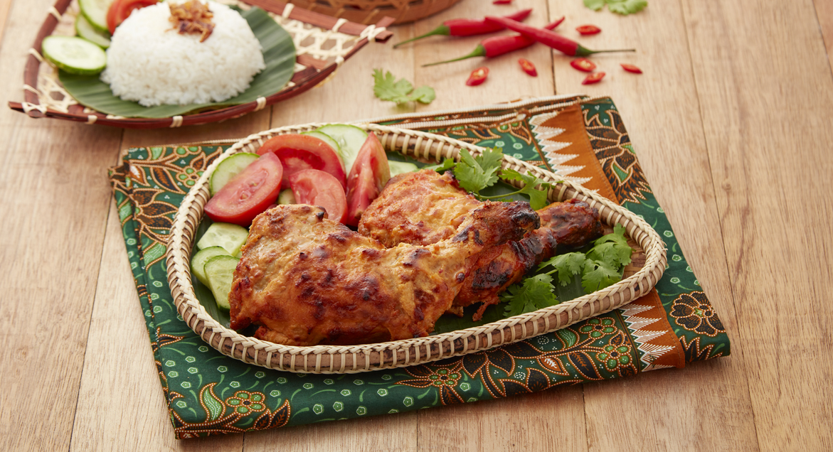 You are currently viewing Ayam Percik: Kisah Rasa yang Membakar Selera dan Menghangatkan Hati