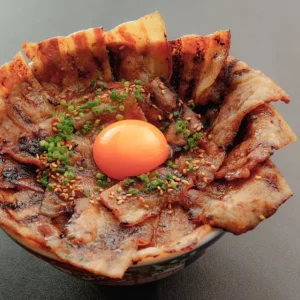 Nikudon: Sajian Hangat yang Menyentuh Hati dan Lidah