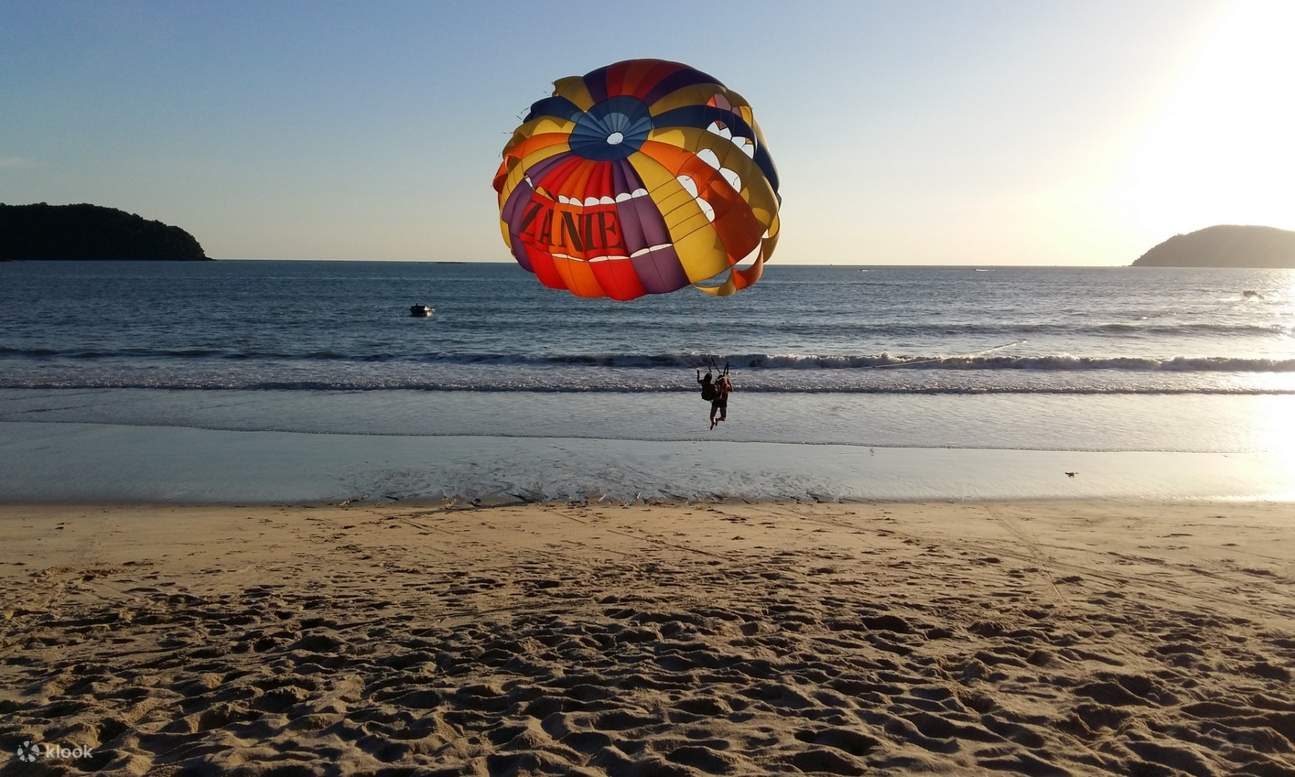 You are currently viewing Pantai Cenang, Surga Tropis Favorit di Langkawi