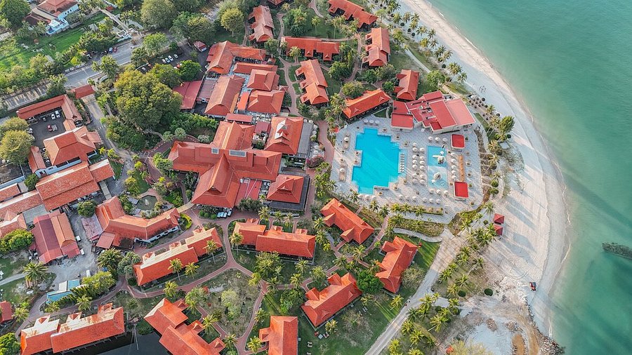 You are currently viewing Pelangi Beach Resort, Tempat Mencari Ketenangan di Tepi Pantai