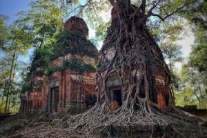Read more about the article Koh Ker Menjadi Permata Tersembunyi yang Memikat Hati Para Pecinta Sejarah
